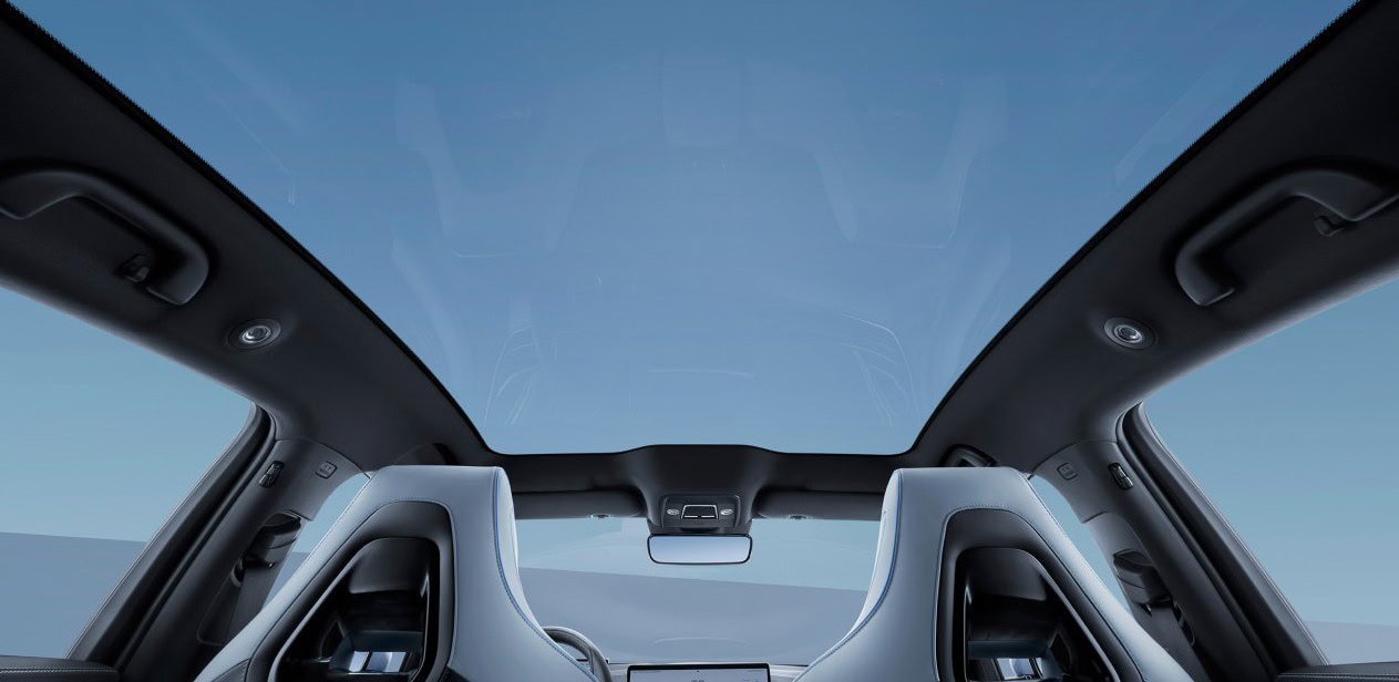 Panoramatické střešní okno